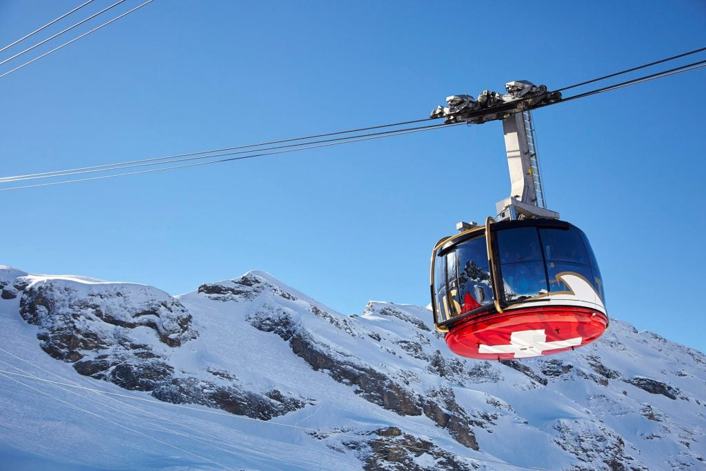 นั่งกระเช้าขึ้นสู่ ยอดเขาทิตลิส