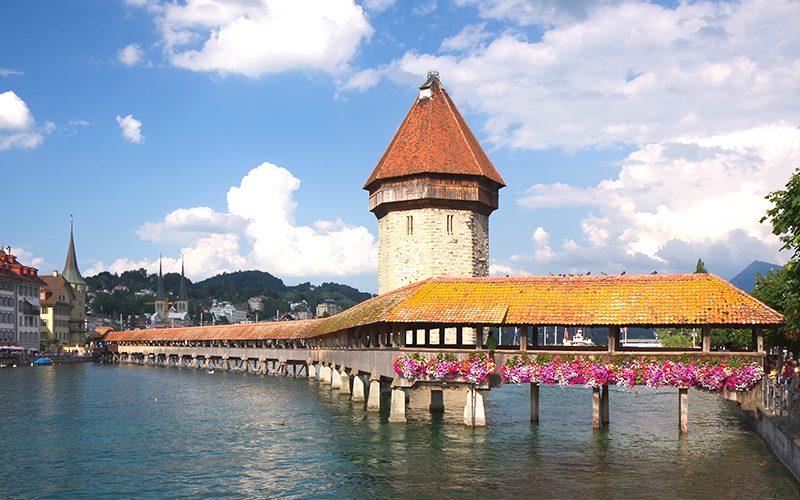 สะพานไม้ชาเปล