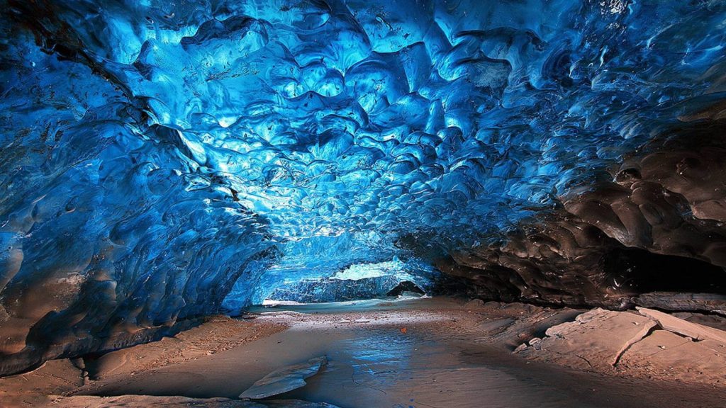 ถ้ำน้ำแข็งสกาตาเฟล